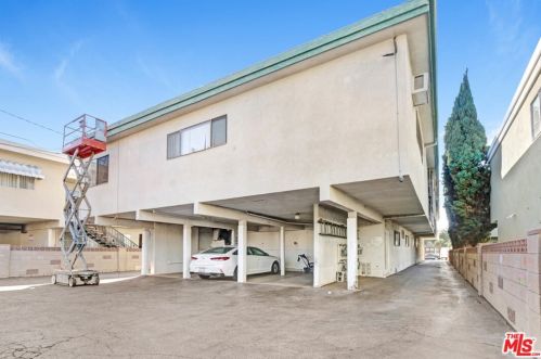 343 Riverdale Dr, Glendale CA  91204-4825 exterior