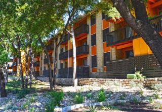 1601 Royal Crest Dr, Austin TX  78741-2848 exterior