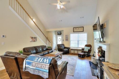 142 Laura Ln, Commerce, GA 30529-1942