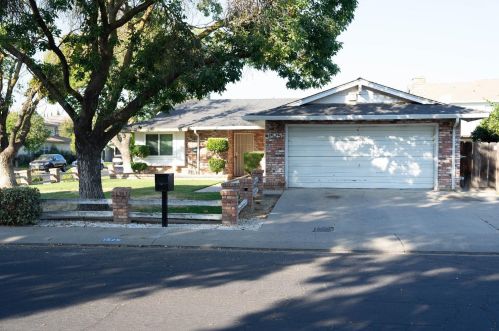 1525 Entrada Way, Modesto, CA 95355-3462