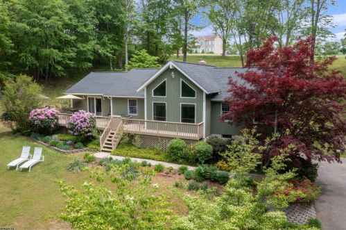 92 Heiser Rd, Port Murray, NJ 07865-4000