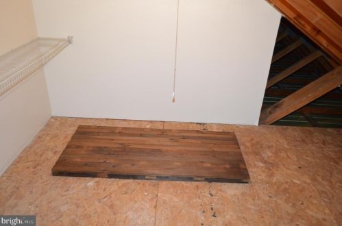 28 Garland Ct, Carlisle PA 17013-4409 exterior