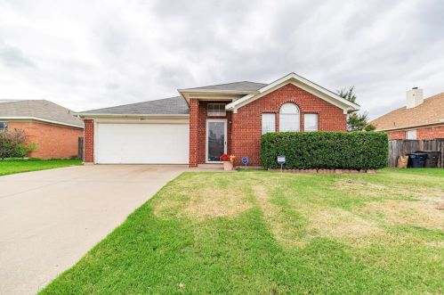 8412 Cove Meadow Ln, Fort Worth, TX 76123-2326