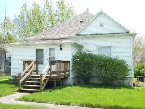 207 Green St, Roberts, IL 60962-8054