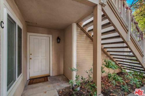 8711 Chessington Dr, Inglewood, CA 90305-3553