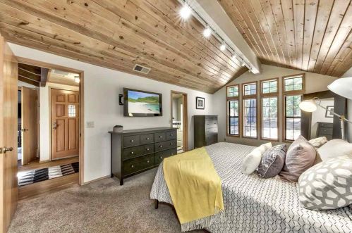 11576 Chamonix Rd, Truckee CA  96161-6413 exterior