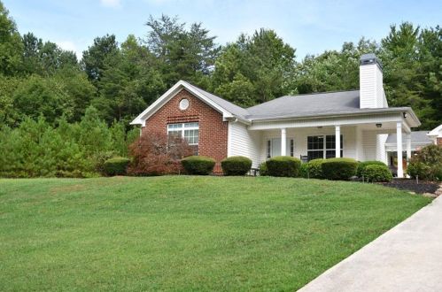 6937 Anderson Lake Rd, Dawsonville, GA 30534-4811