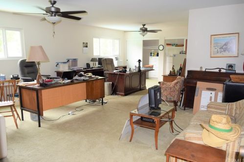 801 Apache Trl, Riverside CA  92507-6037 exterior