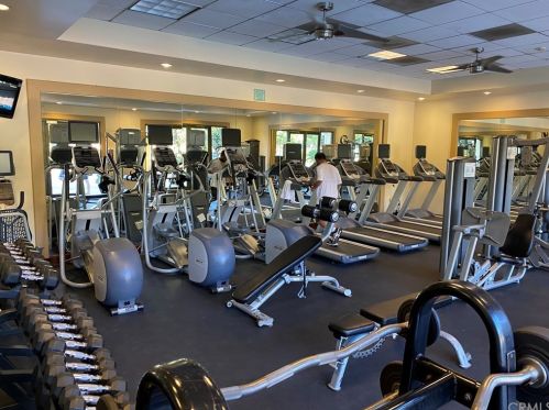 324 Quail Rdg, Irvine CA  92603-4240 exterior