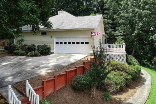 27 Meadow Crest Dr, Cleveland, GA 30528-1791