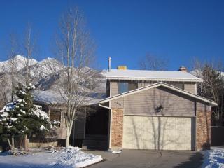 8931 Quail Hollow Dr, Sandy UT  84093-1903 exterior