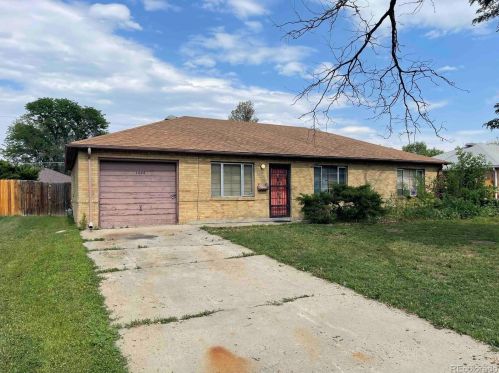 1006 Quentin St, Denver, CO 80011-6312