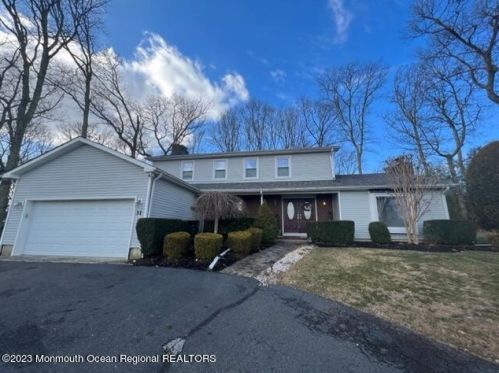 31 Cold Indian Springs Rd, Tinton Falls NJ  07712-3366 exterior