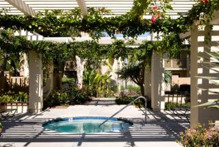 404 Hayes, Irvine CA  92620-3747 exterior
