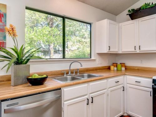 910 Calico Dr, Austin TX  78748-6492 exterior