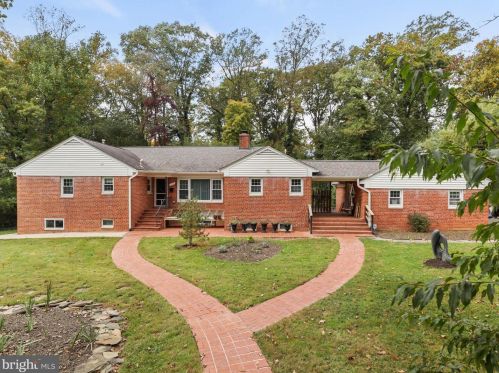 3520 Highview Pl, Falls Church, VA 22044-1125