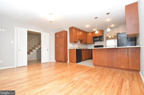 9509 Hunt Square Ct, Springfield VA  22153-1343 exterior
