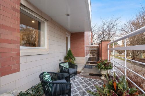 2934 Paulina St, Chicago, IL 60657-4068