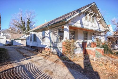 250 9th St, Mentor, KS 67401-3810