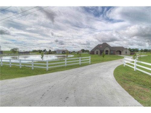 6212 176th St, Mounds, OK 74047-4353