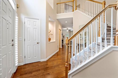 6815 Fairgreen Dr, Suwanee, GA 30024-1643