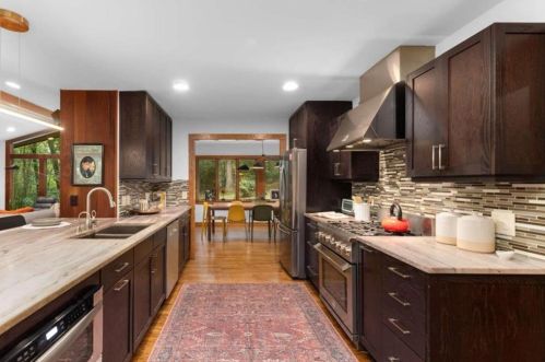 910 Barton Woods Rd, Atlanta GA  30307-1308 exterior