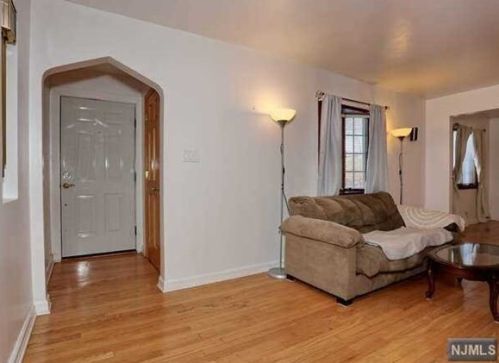 246 Linden Pl, N Milford, NJ 07646-3002