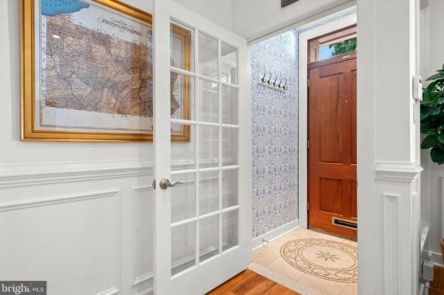 532 22nd St, Philadelphia PA 19140-4703 exterior