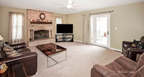 326 Terwilliger Ave, Pingree Grove IL  60140-9625 exterior