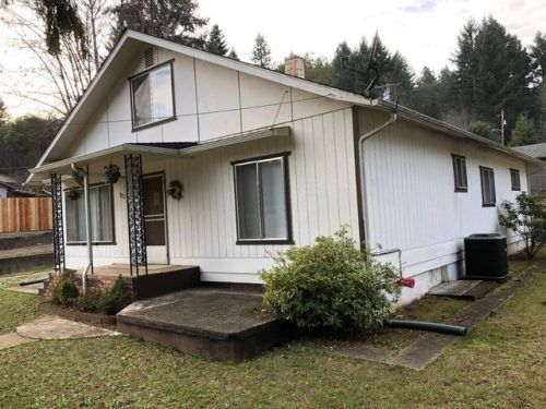 123 7th St, Glendale, OR 97442