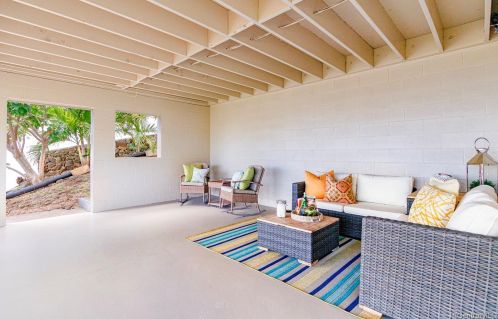 1051 Kamookoa Pl, Honolulu HI  96825-1317 exterior