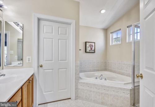 13109 Shinnecock Dr, Silver Spring MD 20904-7319 exterior