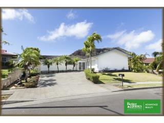 1041 Kamehame Dr, Honolulu, HI 96825-2860