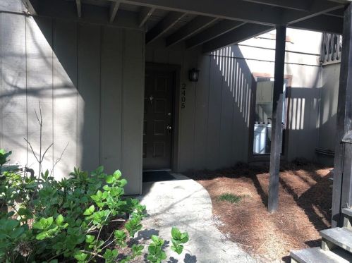 2405 Cumberland Ct, Smyrna GA  30080-4695 exterior