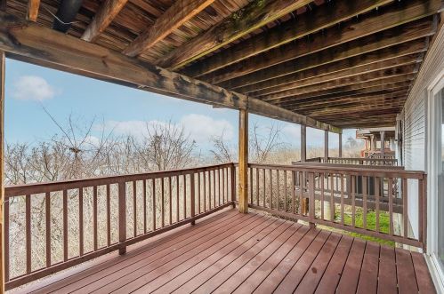 231 Hastings St, Cincinnati OH 45219-1420 exterior