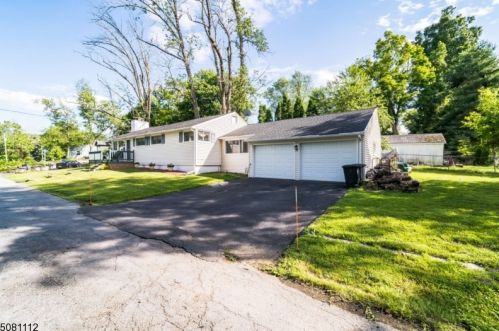 24 Lake Ter, Sparta, NJ 07871-2614
