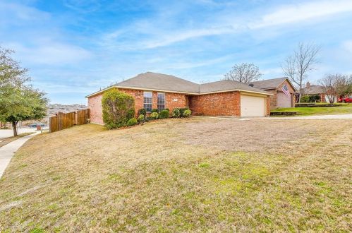 9301 Marie Ct, Fort Worth, TX 76108-3393