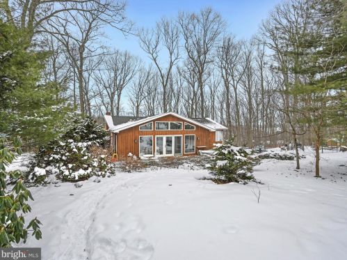 695 Fuhrman Mill Rd, Hanover, PA 17331-9311