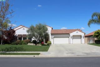 4638 Lark Ct, Visalia, CA 93291-9774