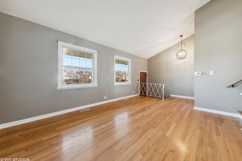 1403 Lillian Ave, Arlington Hts IL  60004-4066 exterior