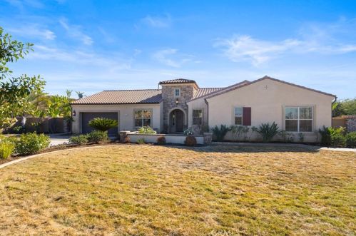 7756 Kingdom Dr, Riverside CA  92506 exterior