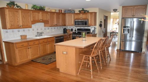 8103 Abbey Rd, Tinley Park, IL 60477-5380
