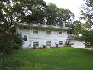 175 Jansa Dr, Saint Paul, MN 55126-2170