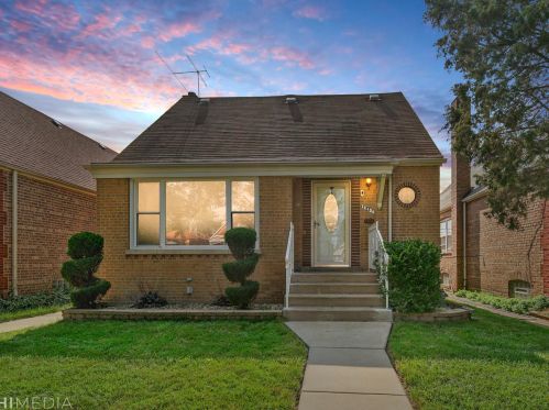 11436 Emerald Ave, Chicago, IL 60628-5216