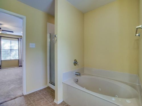 1473 Hedgewood Trl, Fort Worth TX  76112-4455 exterior