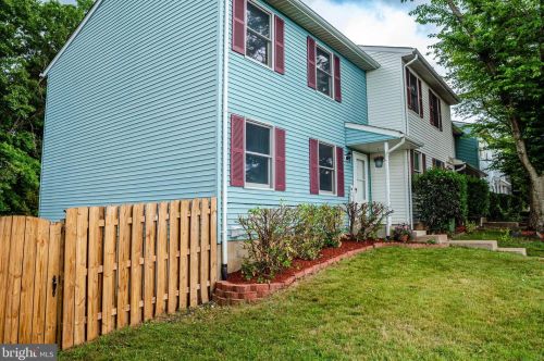 5121 Pecan Dr, Fredericksburg, VA 22407-8020