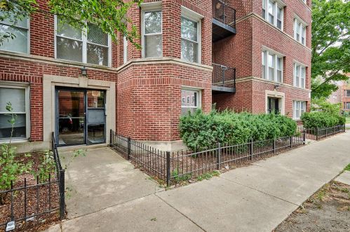 6830 Ashland Blvd, Chicago, IL 60626-6705