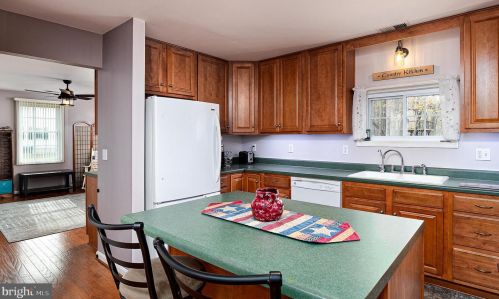 6132 Shady Side Rd, Shady Side MD exterior