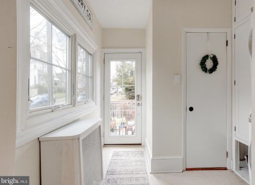 301 Gravers Ln, Philadelphia PA 19118-2802 exterior