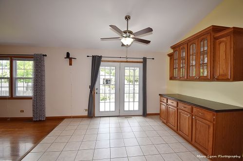 324 Julie Ln, Pingree Grove IL  60140-8397 exterior